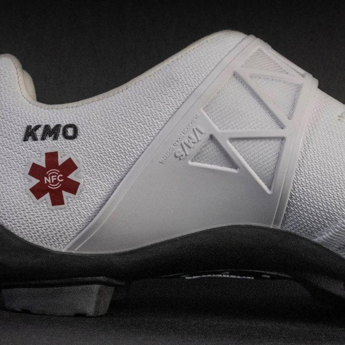 Buty rowerowe MTB i gravel z podeszwą karbonową DMT KM0 EVO