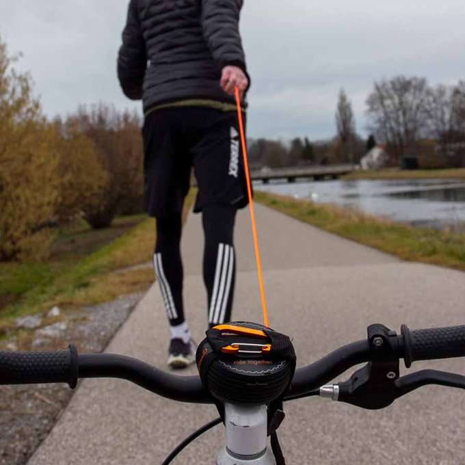 Samozwijająca się lina holownicza do roweru