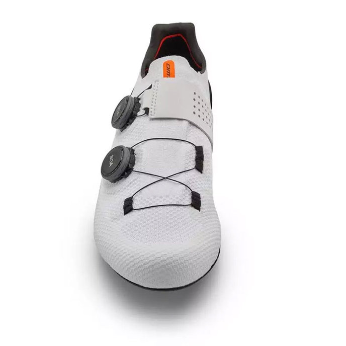 Buty do jazdy na rowerze szosowym z podeszwą karbonową i systemem BOA DMT SH10