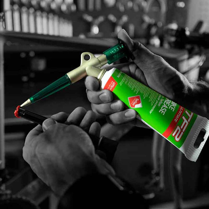 Pistolet do napełniania + TF2 smar 125 ml