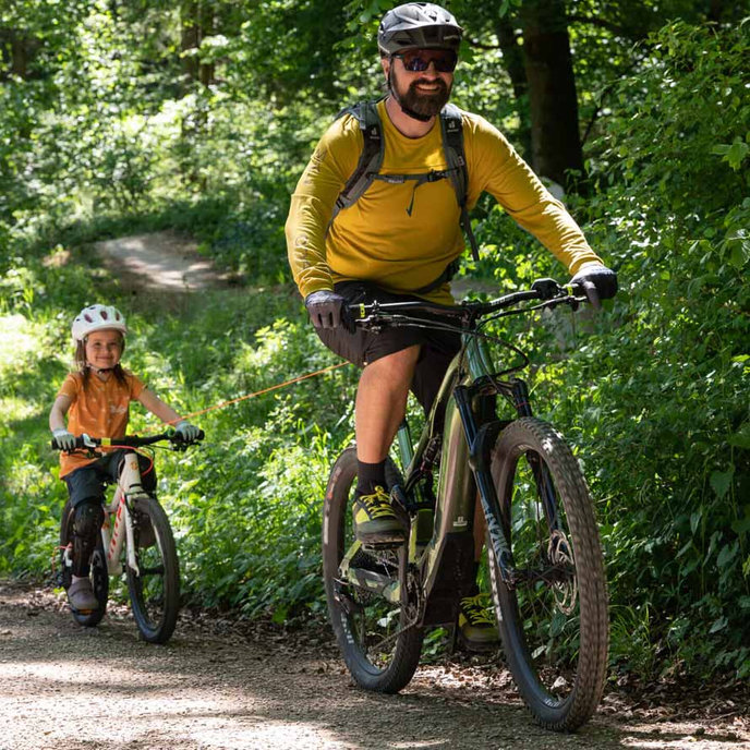Samozwijająca się lina holownicza do roweru
